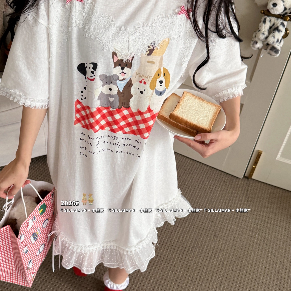 91家纺网 家纺一手货源 找家纺 （总）妍景家居生活馆 2026新款莱赛尔冰丝棉睡裙-红地毯白T