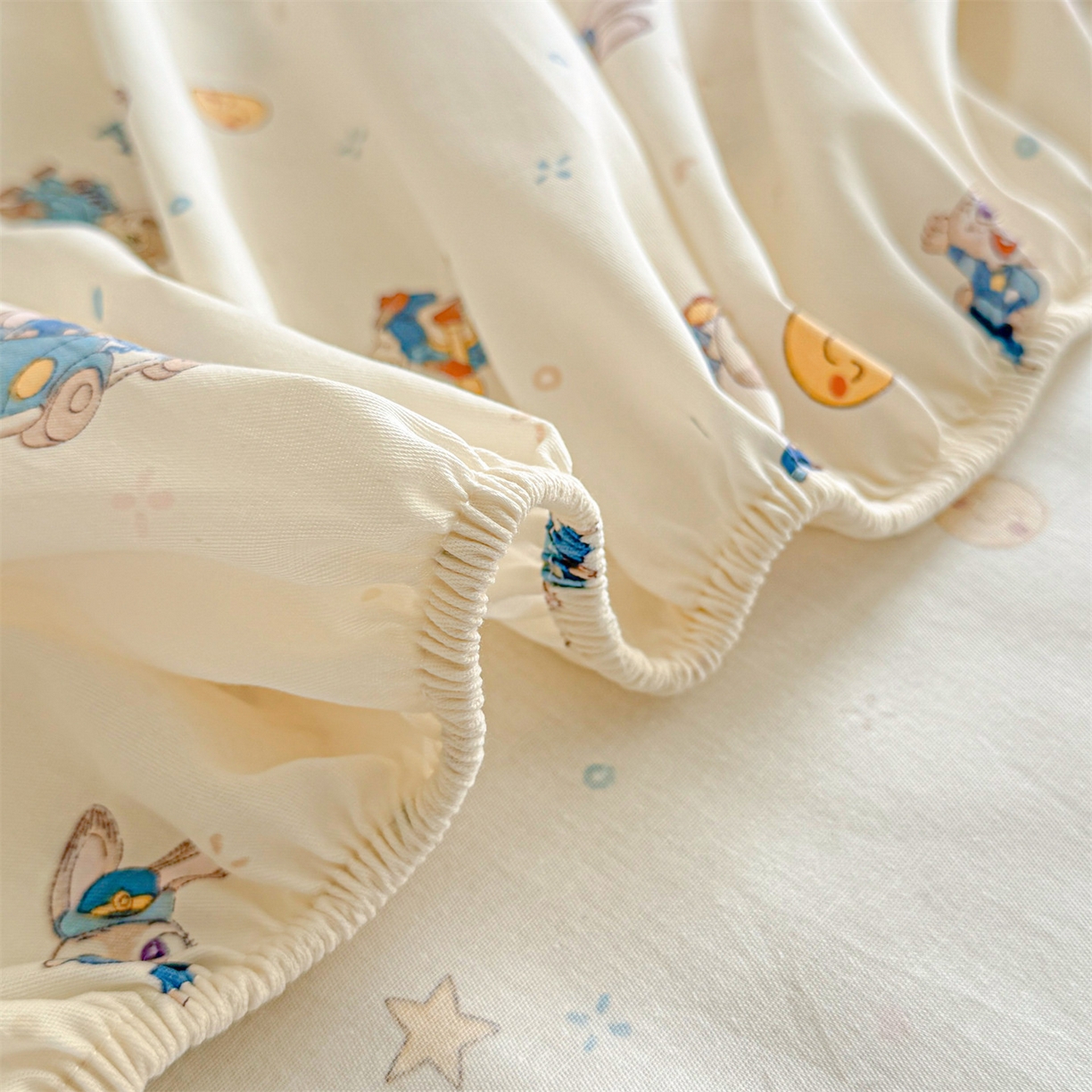 91家纺网 家纺一手货源 找家纺 女子家纺 2026新款全棉纯棉印花卡通单床笠 动物城