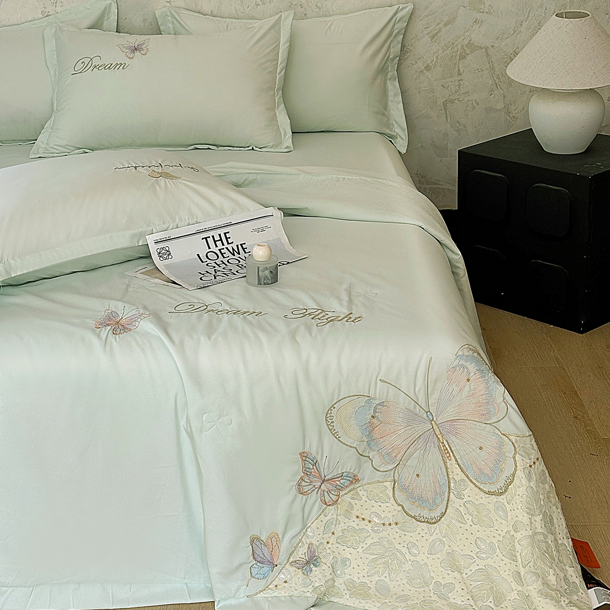 91家纺网 家纺一手货源 找家纺 宅家居 2026新款蚕蛹蛋白刺绣A类水光天丝贴纱绣夏被四件套-蝶舞花语 蝶舞花语-水绿