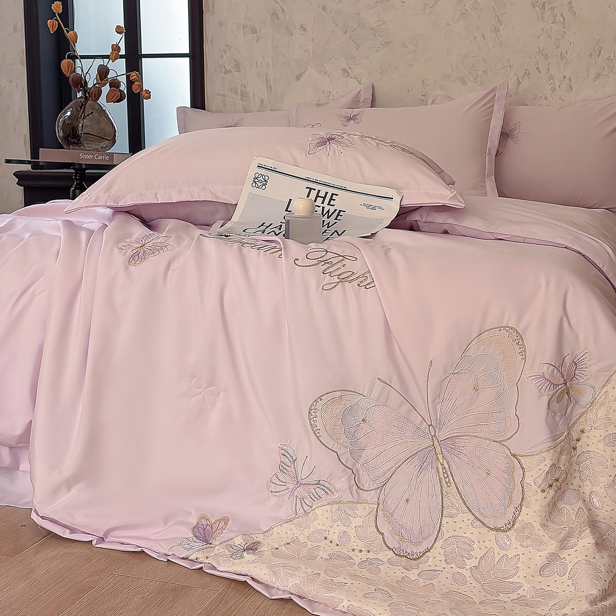 91家纺网 家纺一手货源 找家纺 宅家居 2026新款蚕蛹蛋白刺绣A类水光天丝贴纱绣夏被四件套-蝶舞花语 蝶舞花语-紫色