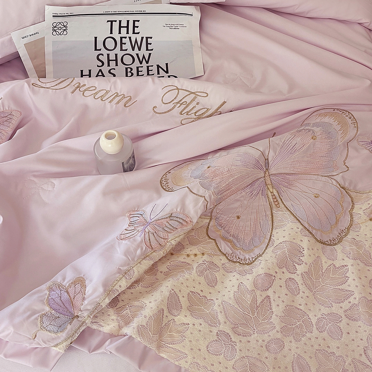 91家纺网 家纺一手货源 找家纺 宅家居 2026新款蚕蛹蛋白刺绣A类水光天丝贴纱绣夏被四件套-蝶舞花语 蝶舞花语-紫色