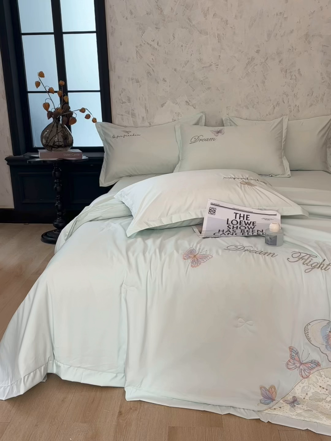 91家纺网 家纺一手货源 找家纺 宅家居 2026新款蚕蛹蛋白刺绣A类水光天丝贴纱绣夏被四件套-蝶舞花语 蝶舞花语-水绿