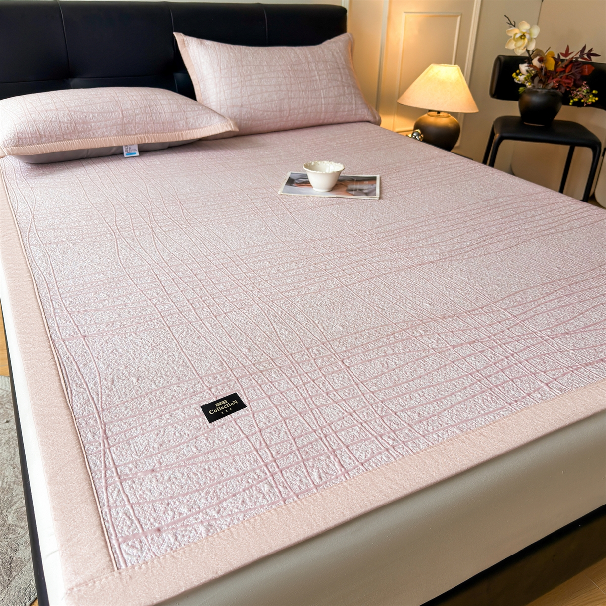 91家纺网 家纺一手货源 找家纺 耐思家纺 2026新款复合三明治PE乙纶提花冰豆豆凉席罗马曲线系列（提供买家秀） 罗马曲线-粉床席款