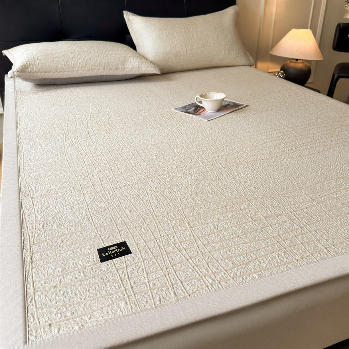 91家纺网 家纺一手货源 找家纺 耐思家纺 2026新款复合三明治PE乙纶提花冰豆豆凉席罗马曲线系列（提供买家秀） 罗马曲线-卡其床席款