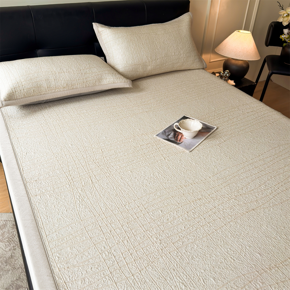 91家纺网 家纺一手货源 找家纺 耐思家纺 2026新款复合三明治PE乙纶提花冰豆豆凉席罗马曲线系列（提供买家秀） 罗马曲线-卡其床席款