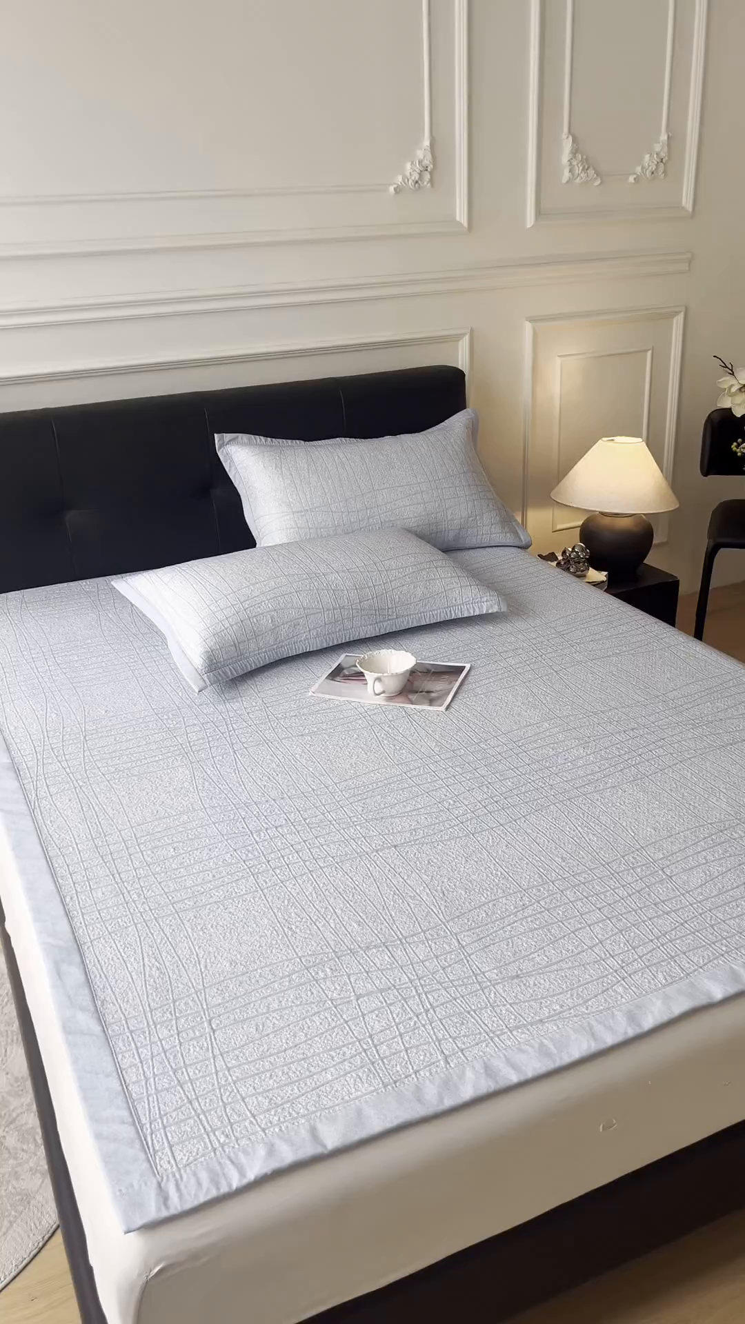 91家纺网 家纺一手货源 找家纺 耐思家纺 2026新款复合三明治PE乙纶提花冰豆豆凉席罗马曲线系列（提供买家秀） 罗马曲线-蓝床席款