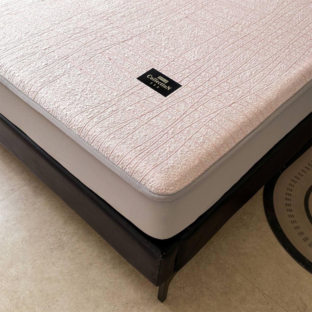 91家纺网 家纺一手货源 找家纺 耐思家纺 2026新款复合三明治PE乙纶提花冰豆豆凉席罗马曲线系列（提供买家秀） 罗马曲线-粉床笠款