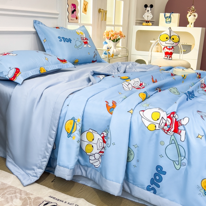 91家纺网 家纺一手货源 找家纺 云恋家纺 2026新款正版授权卡通冰丝夏凉被夏被空调被四件套 夏被-奥特曼降临