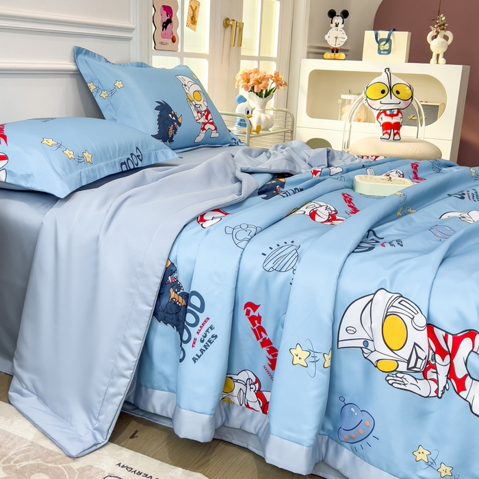 91家纺网 家纺一手货源 找家纺 云恋家纺 2026新款正版授权卡通冰丝夏凉被夏被空调被四件套 夏被-奥特曼打怪兽