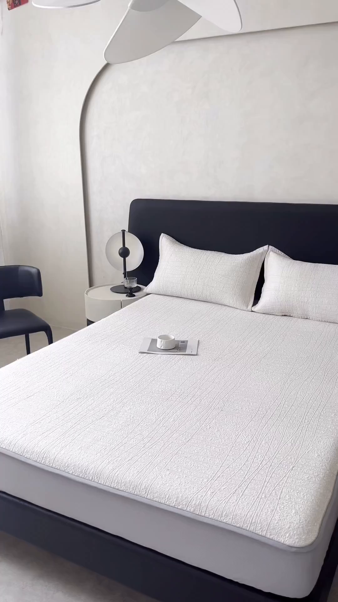 91家纺网 家纺一手货源 找家纺 耐思家纺 2026新款复合三明治PE乙纶提花冰豆豆凉席罗马曲线系列（提供买家秀） 罗马曲线-粉床笠款