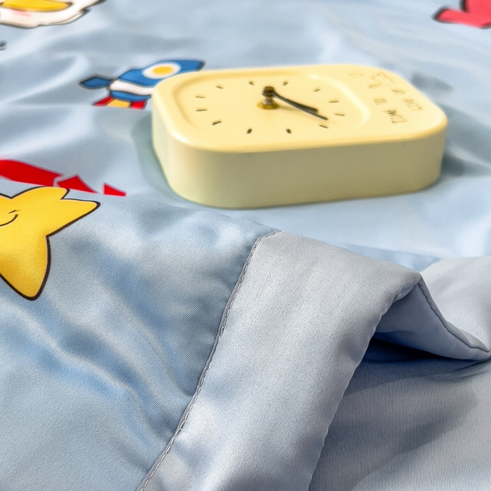 91家纺网 家纺一手货源 找家纺 云恋家纺 2026新款正版授权卡通冰丝夏凉被夏被空调被四件套 夏被-奥特曼科学家