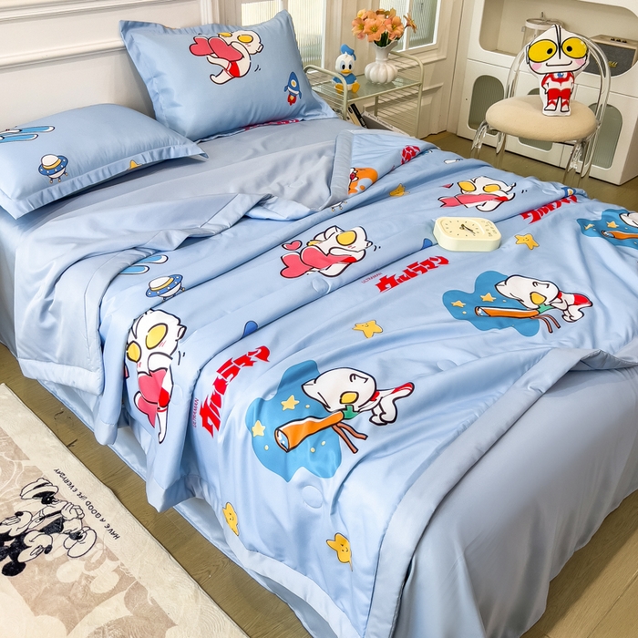 91家纺网 家纺一手货源 找家纺 云恋家纺 2026新款正版授权卡通冰丝夏凉被夏被空调被四件套 夏被-奥特曼科学家