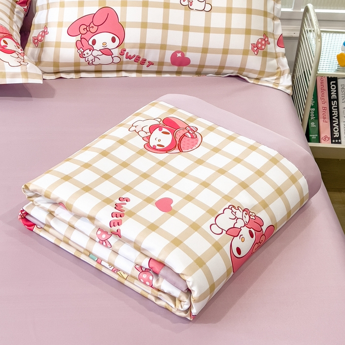 91家纺网 家纺一手货源 找家纺 云恋家纺 2026新款正版授权卡通冰丝夏凉被夏被空调被四件套 夏被-格格美乐蒂