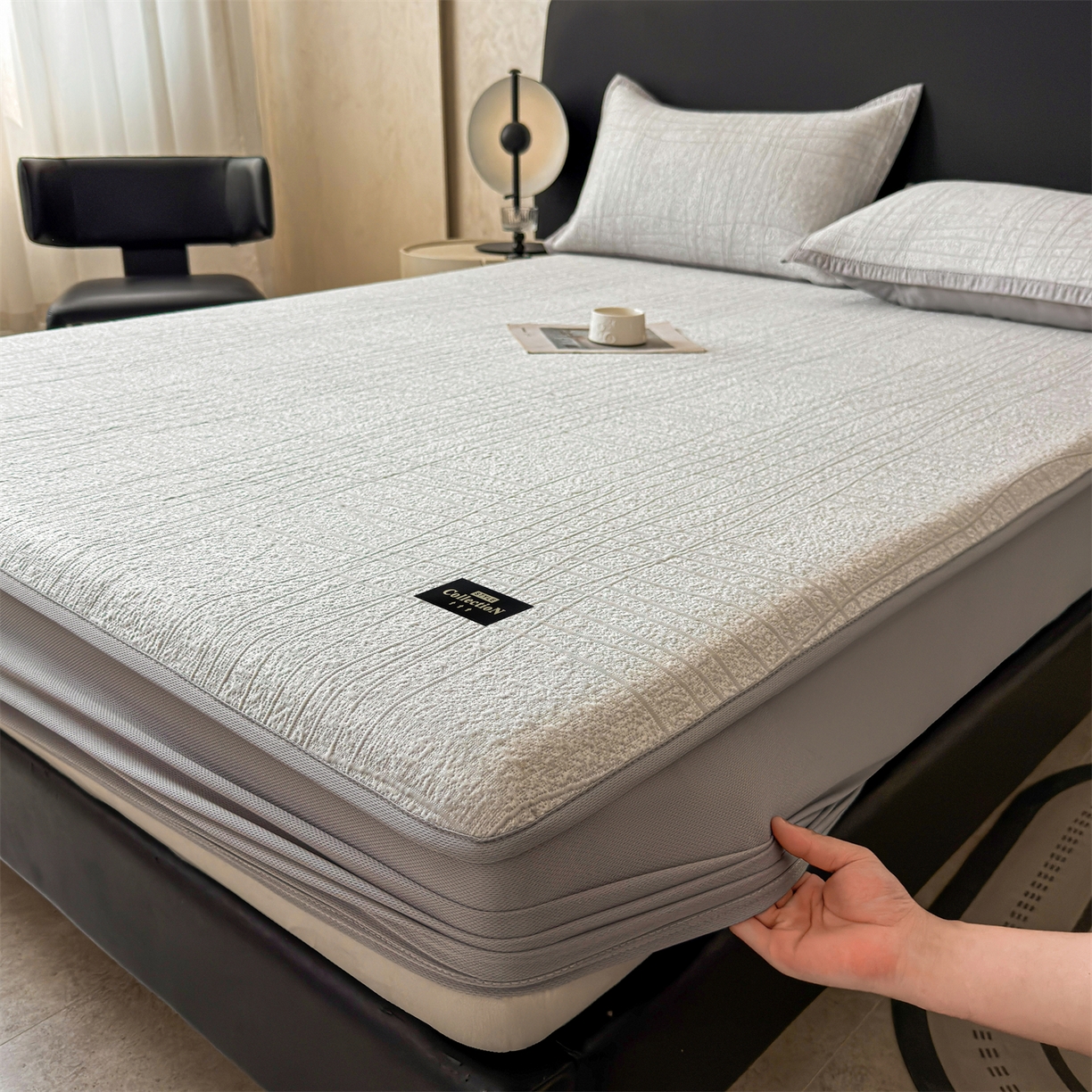 91家纺网 家纺一手货源 找家纺 耐思家纺 2026新款复合三明治PE乙纶提花冰豆豆凉席罗马曲线系列（提供买家秀） 罗马曲线-灰床笠款