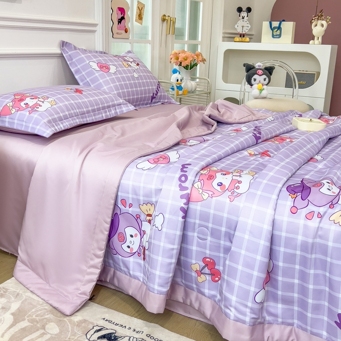 91家纺网 家纺一手货源 找家纺 云恋家纺 2026新款正版授权卡通冰丝夏凉被夏被空调被四件套 夏被-格格库洛米
