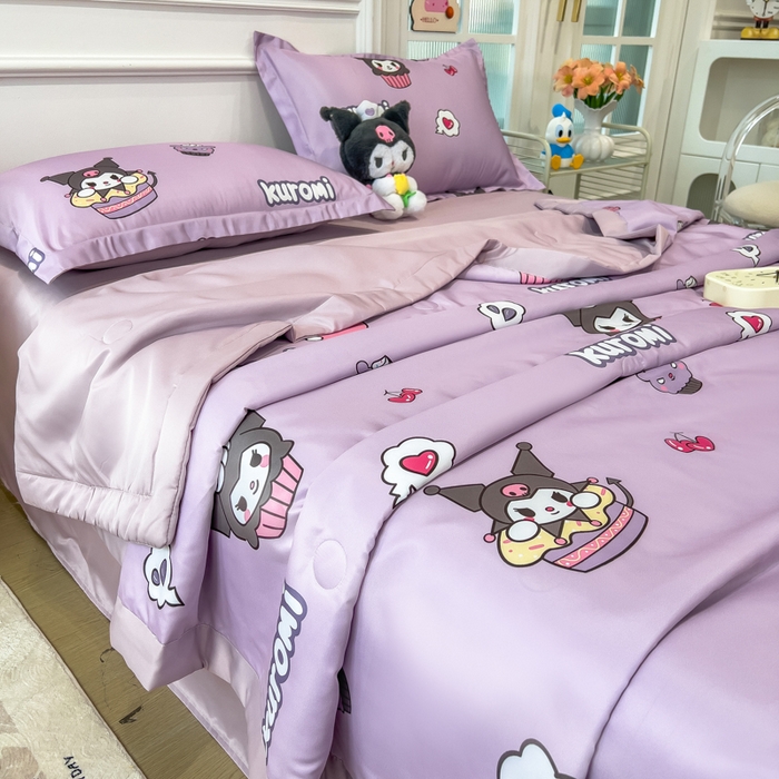 91家纺网 家纺一手货源 找家纺 云恋家纺 2026新款正版授权卡通冰丝夏凉被夏被空调被四件套 夏被-心心库洛米