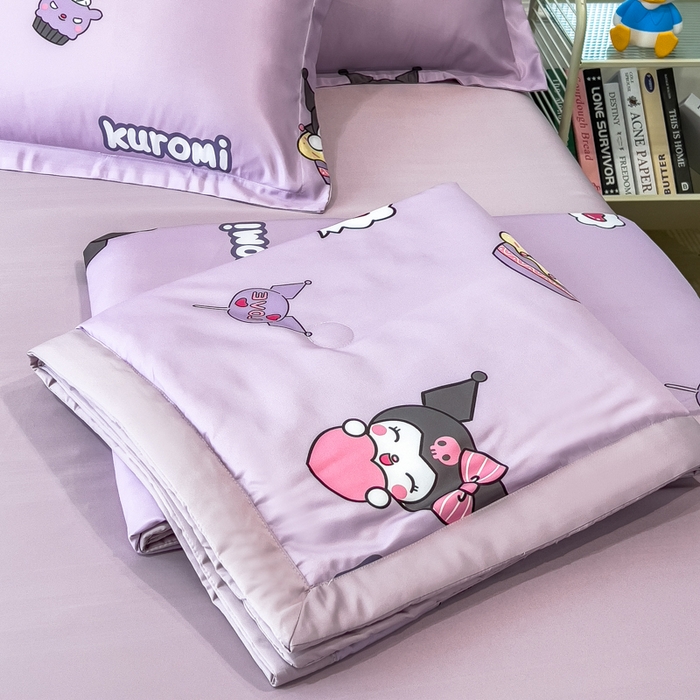 91家纺网 家纺一手货源 找家纺 云恋家纺 2026新款正版授权卡通冰丝夏凉被夏被空调被四件套 夏被-心心库洛米