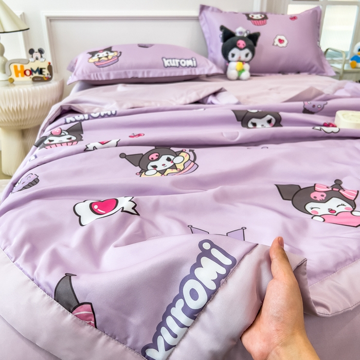 91家纺网 家纺一手货源 找家纺 云恋家纺 2026新款正版授权卡通冰丝夏凉被夏被空调被四件套 夏被-心心库洛米