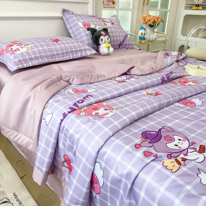 91家纺网 家纺一手货源 找家纺 云恋家纺 2026新款正版授权卡通冰丝夏凉被夏被空调被四件套 夏被-格格库洛米