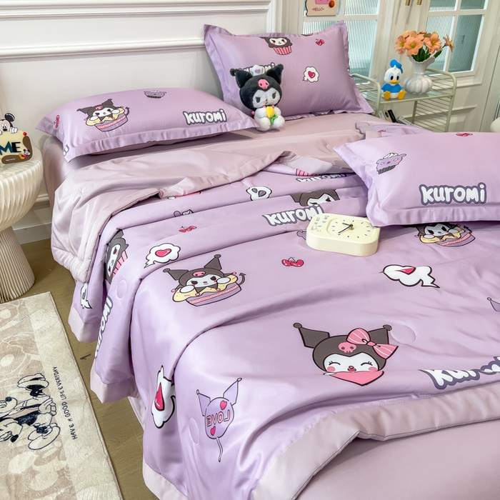 91家纺网 家纺一手货源 找家纺 云恋家纺 2026新款正版授权卡通冰丝夏凉被夏被空调被四件套 夏被-心心库洛米