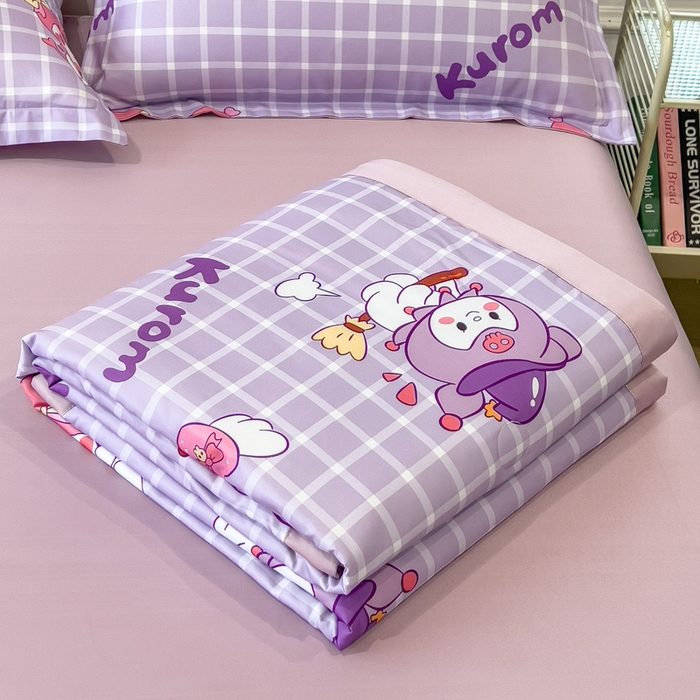 91家纺网 家纺一手货源 找家纺 云恋家纺 2026新款正版授权卡通冰丝夏凉被夏被空调被四件套 夏被-格格库洛米