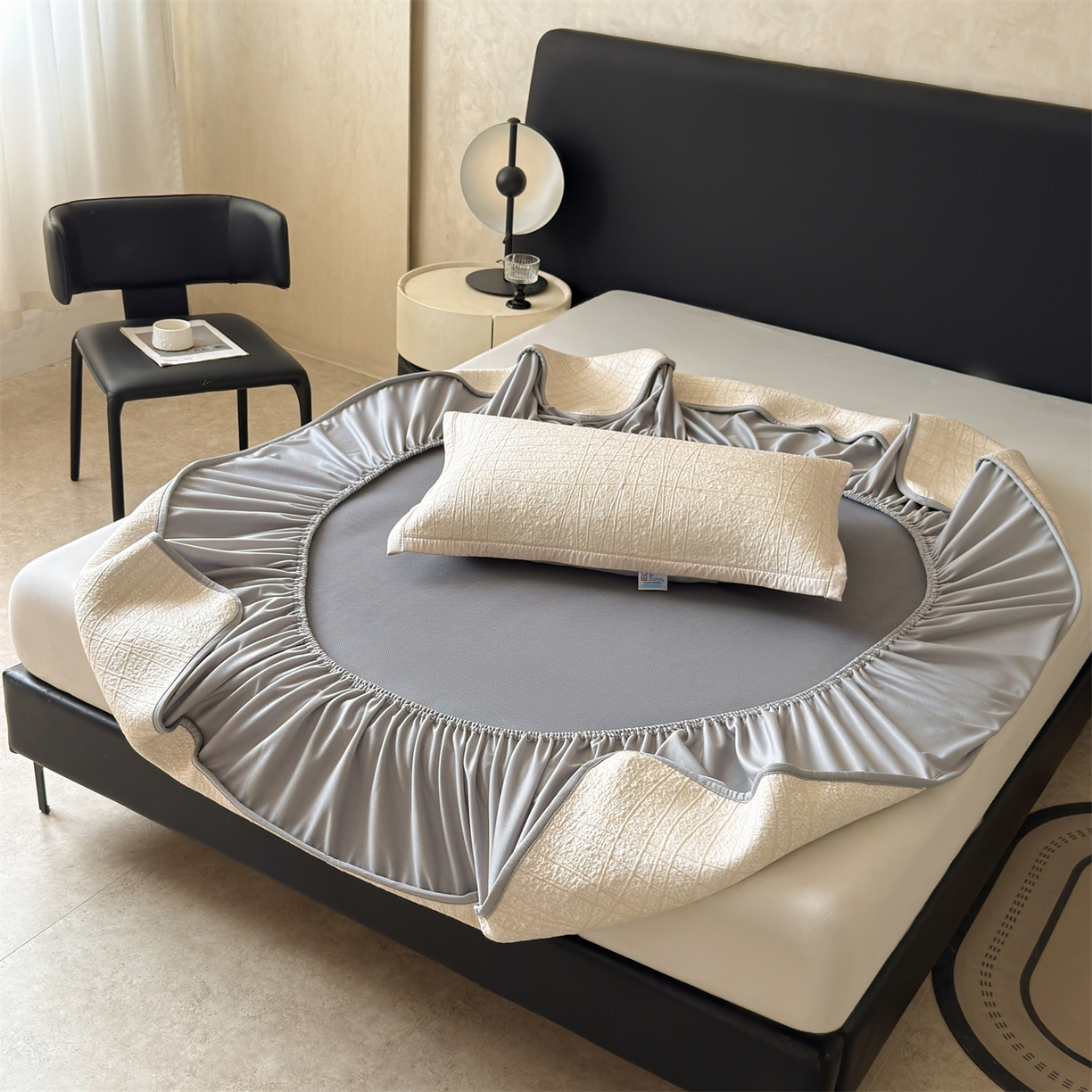 91家纺网 家纺一手货源 找家纺 耐思家纺 2026新款复合三明治PE乙纶提花冰豆豆凉席罗马曲线系列（提供买家秀） 罗马曲线-卡其床笠款