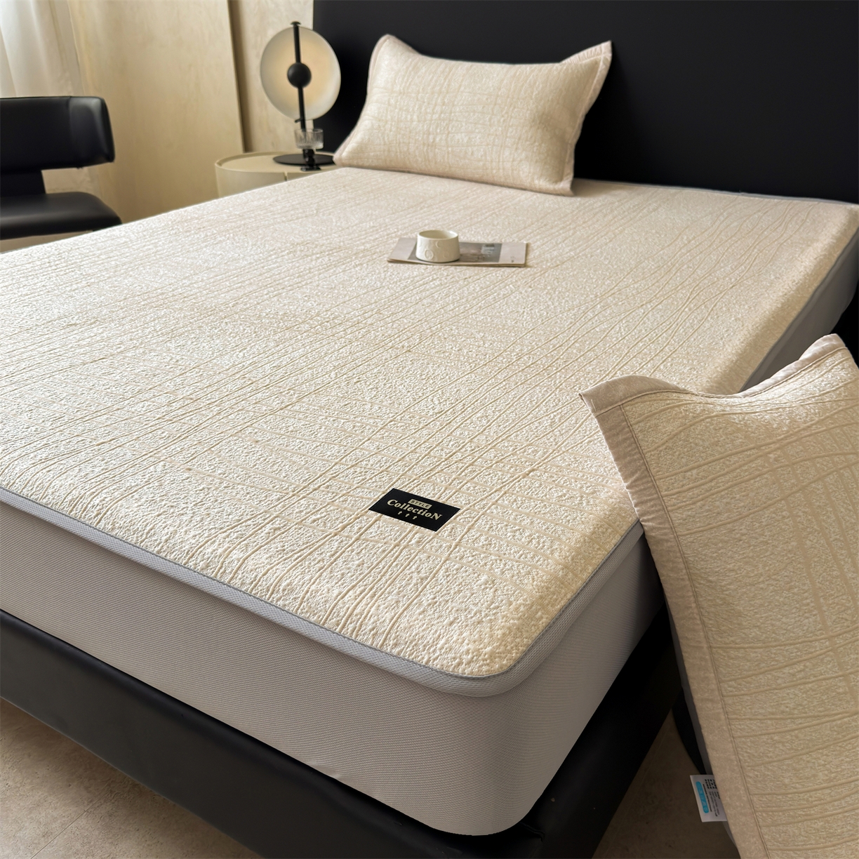 91家纺网 家纺一手货源 找家纺 耐思家纺 2026新款复合三明治PE乙纶提花冰豆豆凉席罗马曲线系列（提供买家秀） 罗马曲线-卡其床笠款