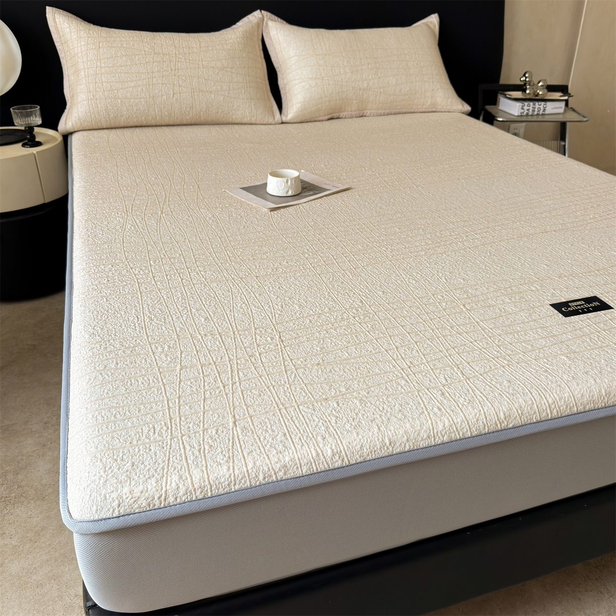 91家纺网 家纺一手货源 找家纺 耐思家纺 2026新款复合三明治PE乙纶提花冰豆豆凉席罗马曲线系列（提供买家秀） 罗马曲线-卡其床笠款