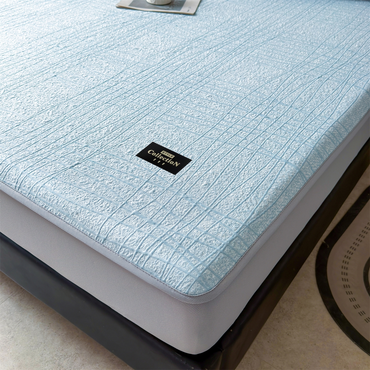 91家纺网 家纺一手货源 找家纺 耐思家纺 2026新款复合三明治PE乙纶提花冰豆豆凉席罗马曲线系列（提供买家秀） 罗马曲线-蓝床笠款