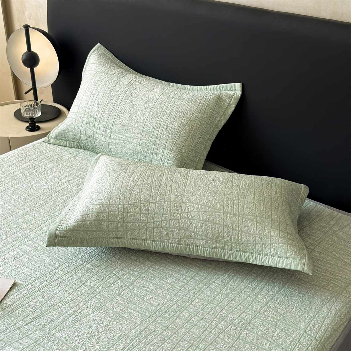 91家纺网 家纺一手货源 找家纺 耐思家纺 2026新款复合三明治PE乙纶提花冰豆豆凉席罗马曲线系列（提供买家秀） 罗马曲线-绿床笠款