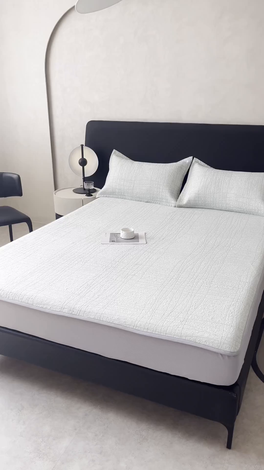 91家纺网 家纺一手货源 找家纺 耐思家纺 2026新款复合三明治PE乙纶提花冰豆豆凉席罗马曲线系列（提供买家秀） 罗马曲线-绿床笠款