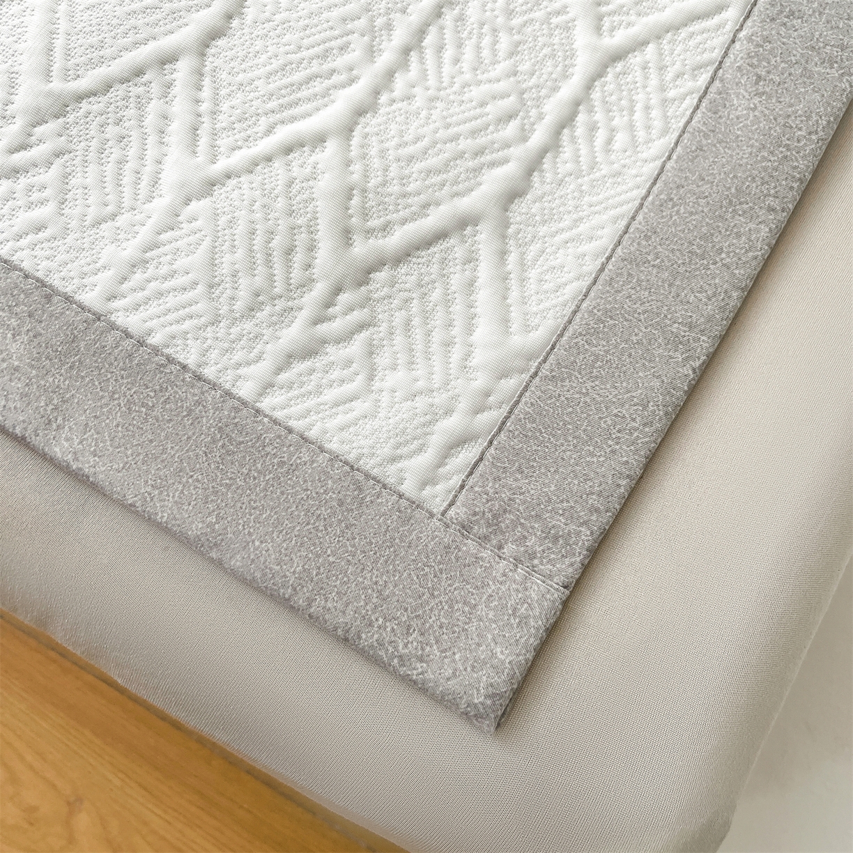 91家纺网 家纺一手货源 找家纺 （总）耐思家纺 2026新款高端三明治硅胶复合PE乙纶提花冰豆豆凉席空调席韩版NIS系列（提供买家秀）床席款