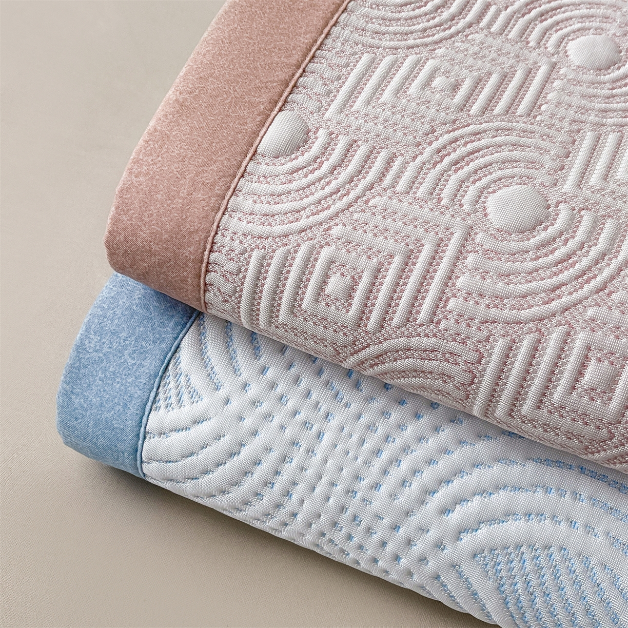 91家纺网 家纺一手货源 找家纺 （总）耐思家纺 2026新款高端三明治硅胶复合PE乙纶提花冰豆豆凉席空调席韩版NIS系列（提供买家秀）床席款