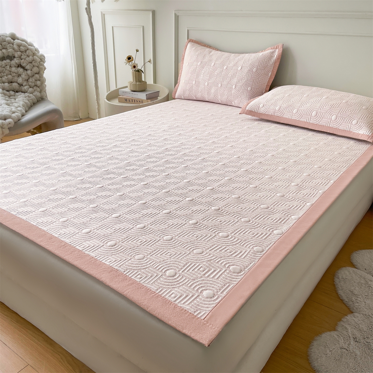 91家纺网 家纺一手货源 找家纺 耐思家纺 2026新款高端三明治硅胶复合PE乙纶提花冰豆豆凉席空调席韩版NIS系列（提供买家秀）床席款 韩INS-方圆粉