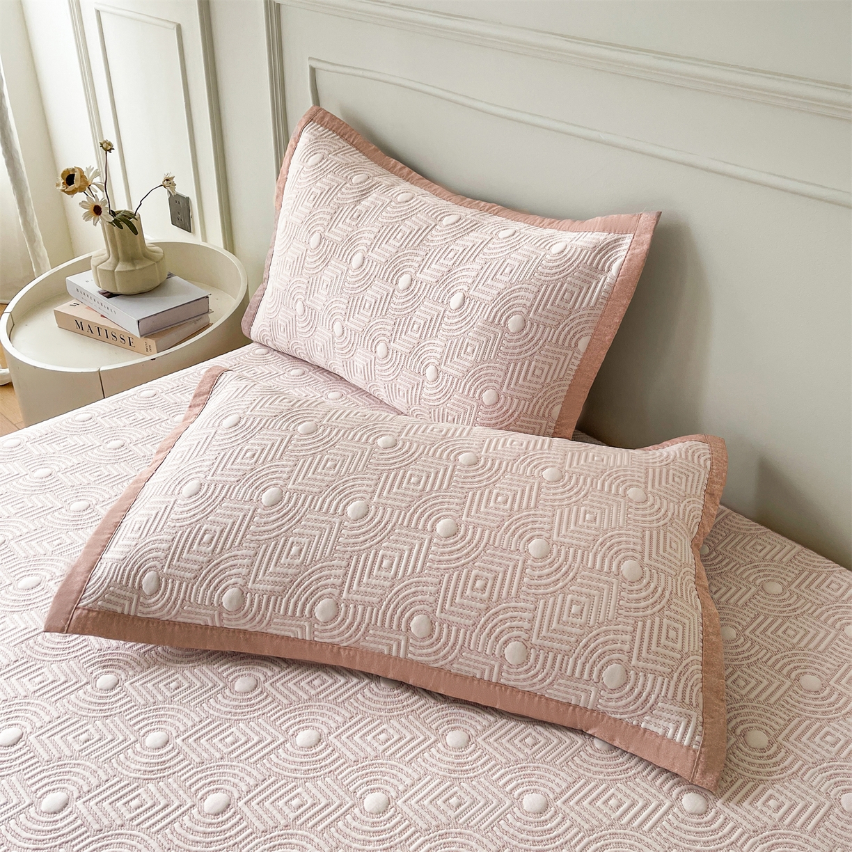 91家纺网 家纺一手货源 找家纺 耐思家纺 2026新款高端三明治硅胶复合PE乙纶提花冰豆豆凉席空调席韩版NIS系列（提供买家秀）床席款 韩INS-方圆粉