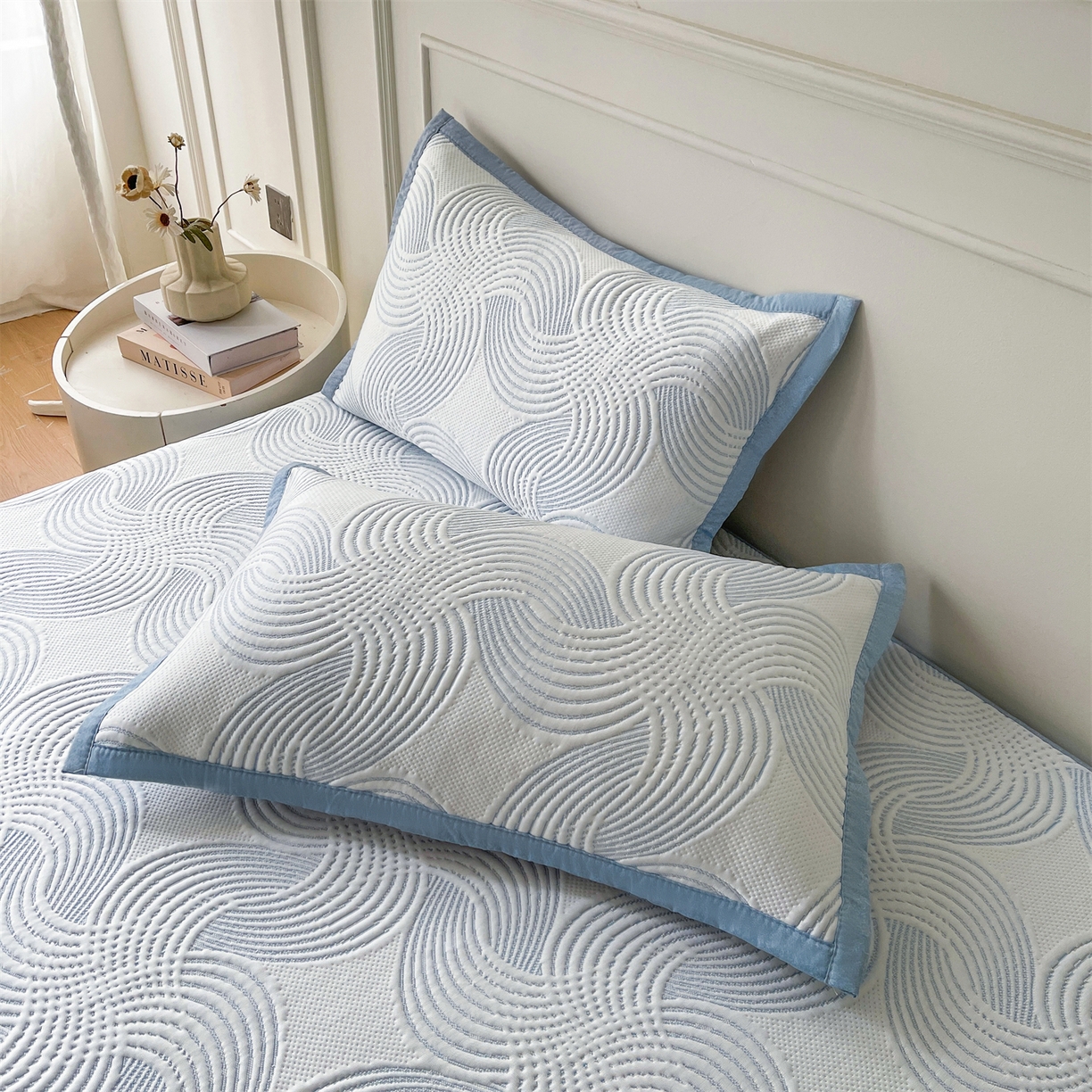 91家纺网 家纺一手货源 找家纺 耐思家纺 2026新款高端三明治硅胶复合PE乙纶提花冰豆豆凉席空调席韩版NIS系列（提供买家秀）床席款 韩INS-回川蓝