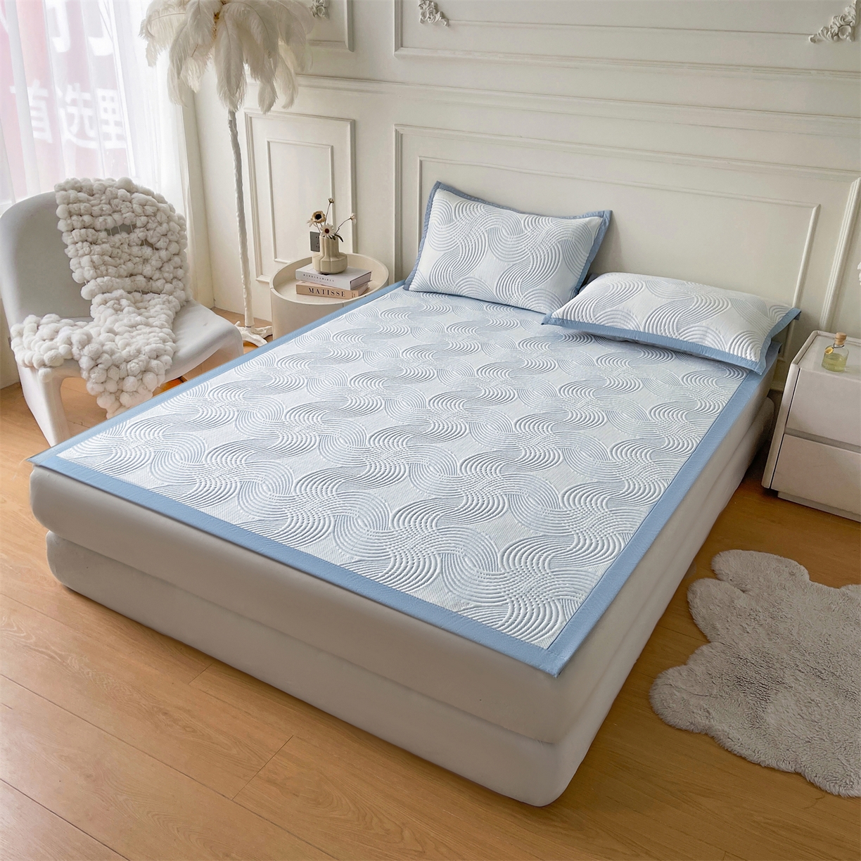 91家纺网 家纺一手货源 找家纺 耐思家纺 2026新款高端三明治硅胶复合PE乙纶提花冰豆豆凉席空调席韩版NIS系列（提供买家秀）床席款 韩INS-回川蓝