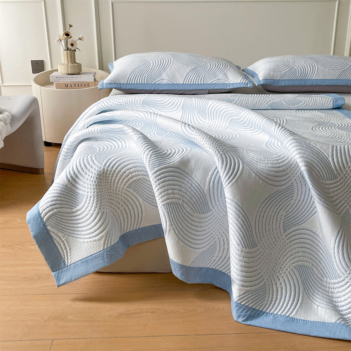 91家纺网 家纺一手货源 找家纺 耐思家纺 2026新款高端三明治硅胶复合PE乙纶提花冰豆豆凉席空调席韩版NIS系列（提供买家秀）床席款 韩INS-回川蓝