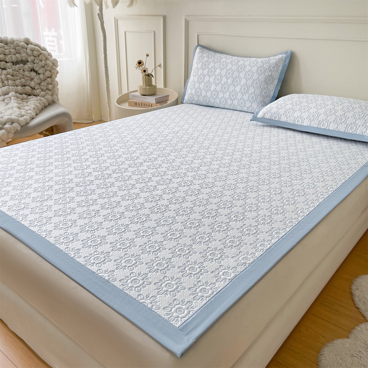 91家纺网 家纺一手货源 找家纺 耐思家纺 2026新款高端三明治硅胶复合PE乙纶提花冰豆豆凉席空调席韩版NIS系列（提供买家秀）床席款 韩INS-璇花蓝