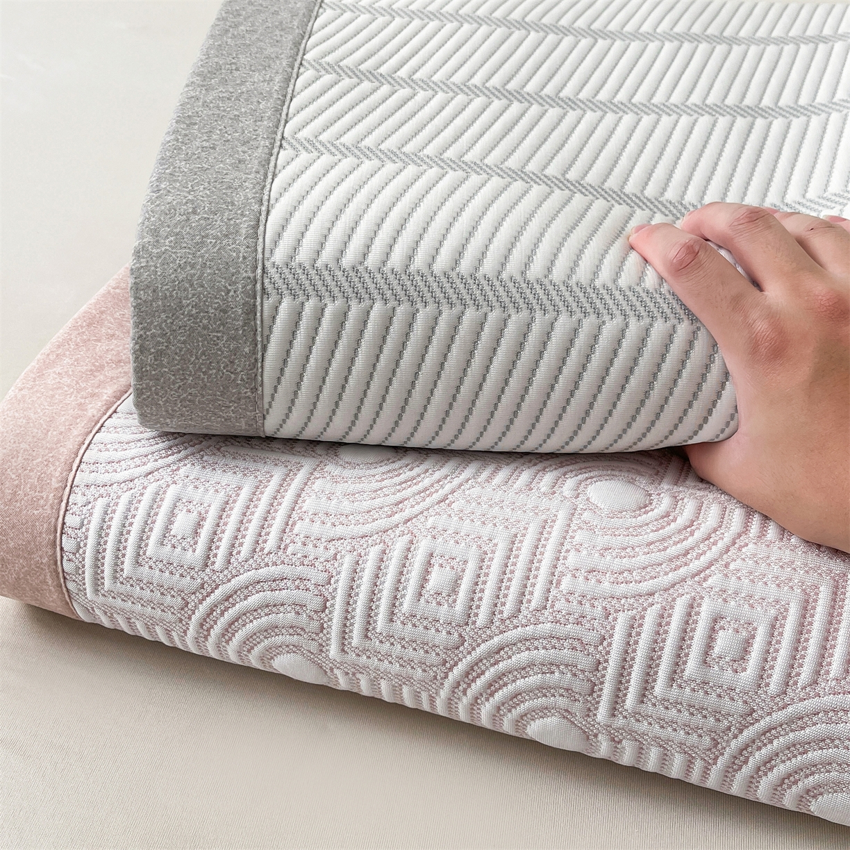 91家纺网 家纺一手货源 找家纺 耐思家纺 2026新款高端三明治硅胶复合PE乙纶提花冰豆豆凉席空调席韩版NIS系列（提供买家秀）床席款 组合图