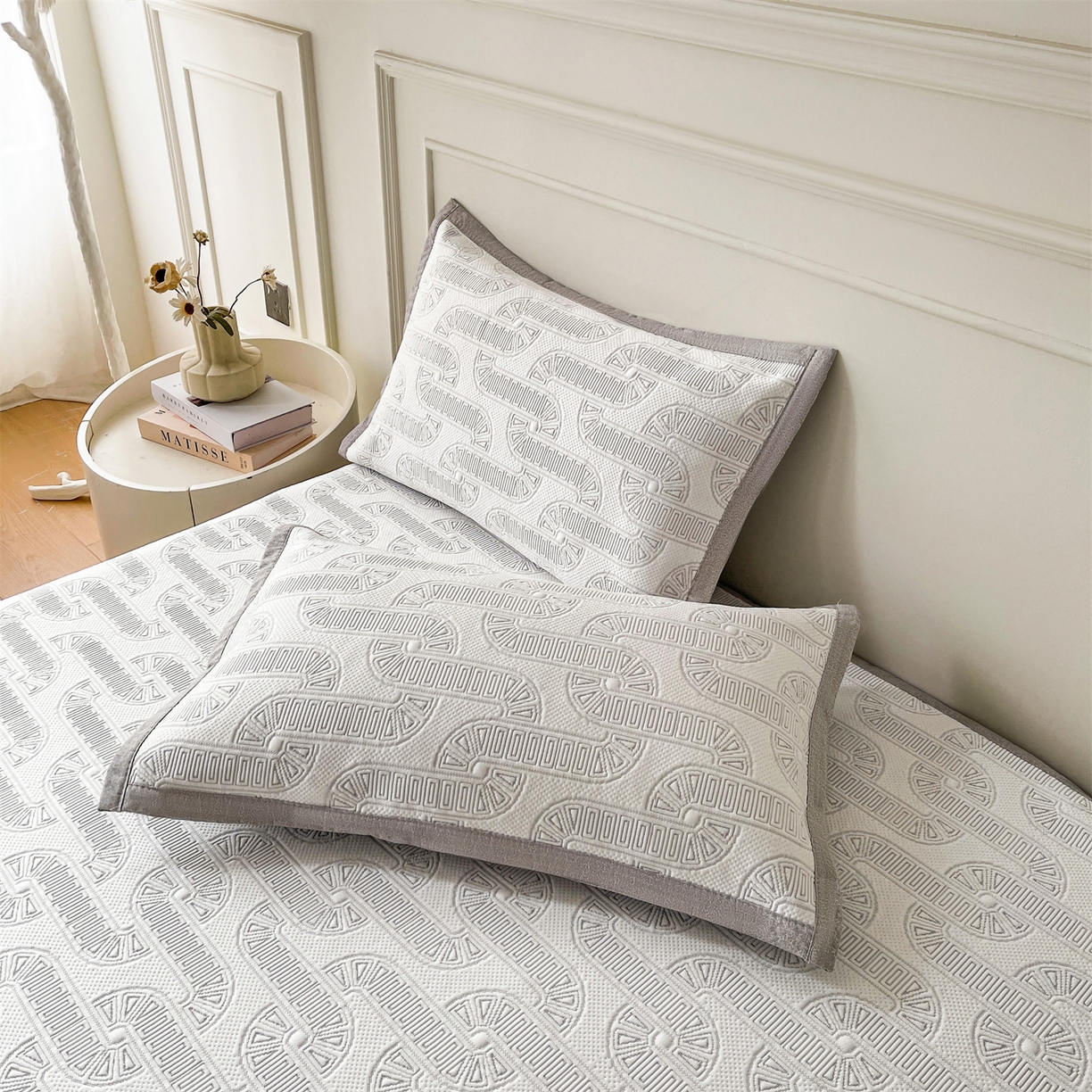 91家纺网 家纺一手货源 找家纺 耐思家纺 2026新款高端三明治硅胶复合PE乙纶提花冰豆豆凉席空调席韩版NIS系列（提供买家秀）床席款 韩INS-云间环