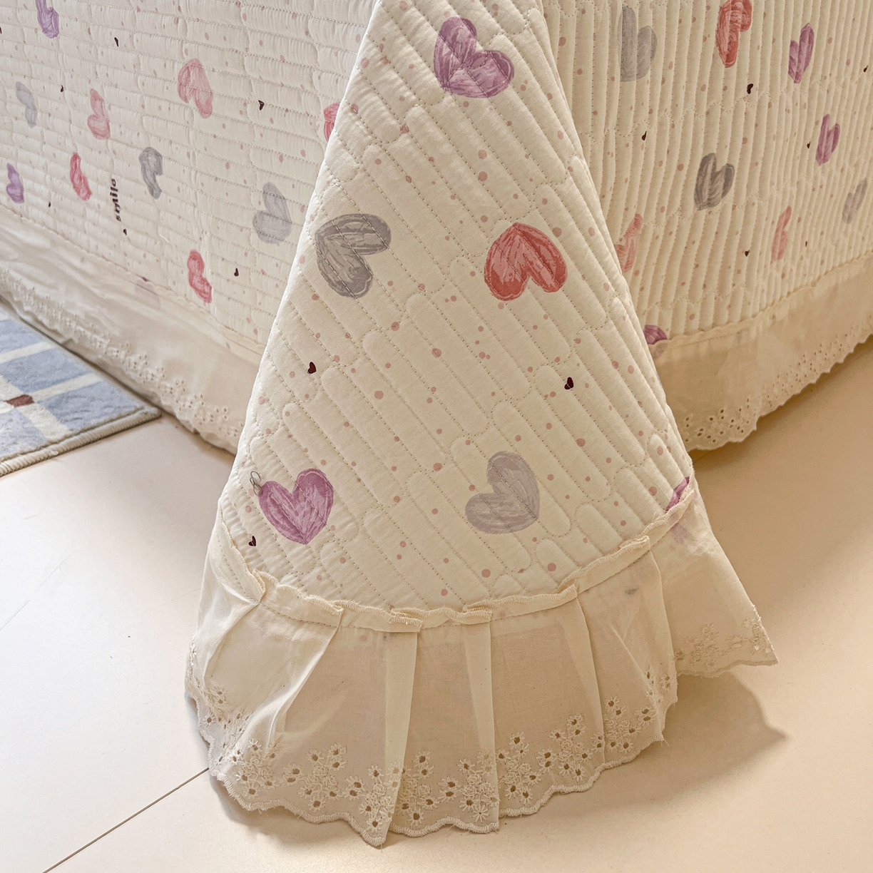 91家纺网 家纺一手货源 找家纺 舒居家纺 2026春夏新款花边款全棉印花单床盖 床盖单件（第一批） 彩色爱心