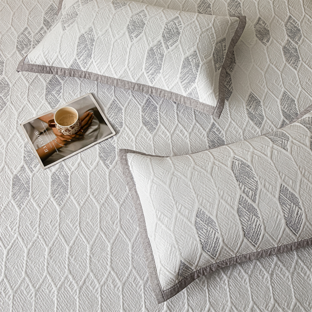 91家纺网 家纺一手货源 找家纺 （总）耐思家纺 2026新款高端三明治硅胶复合PE乙纶提花冰豆豆凉席空调席韩版NIS系列（提供买家秀）床笠款