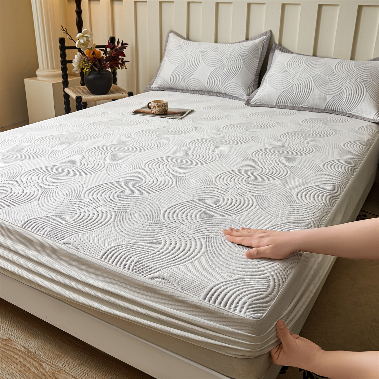 91家纺网 家纺一手货源 找家纺 耐思家纺 2026新款高端三明治硅胶复合PE乙纶提花冰豆豆凉席空调席韩版NIS系列（提供买家秀）床笠款 韩INS-回川灰