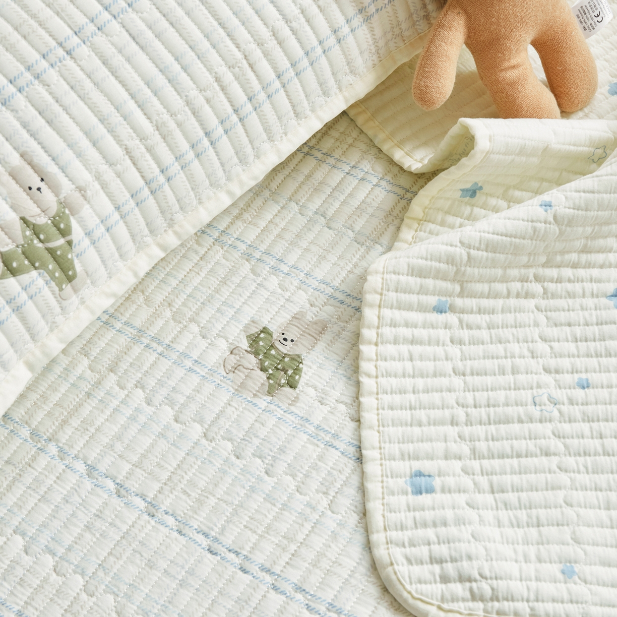 91家纺网 家纺一手货源 找家纺 舒居家纺 2026春夏新款双面全棉单床盖 床盖单件 比利小熊