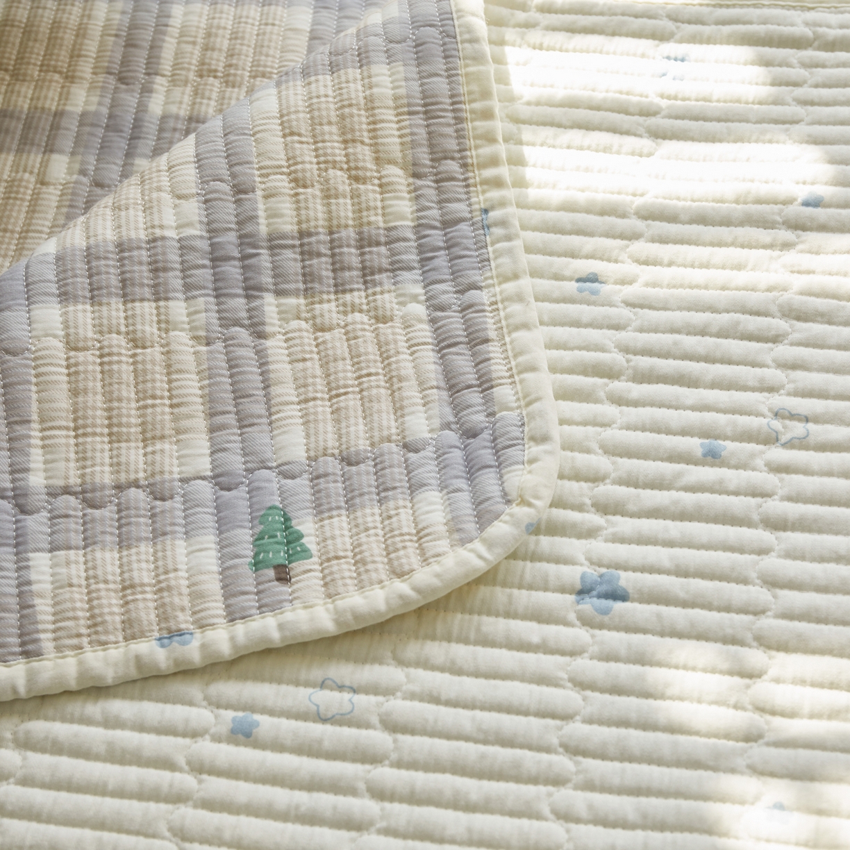 91家纺网 家纺一手货源 找家纺 舒居家纺 2026春夏新款双面全棉单床盖 床盖单件 小汽车