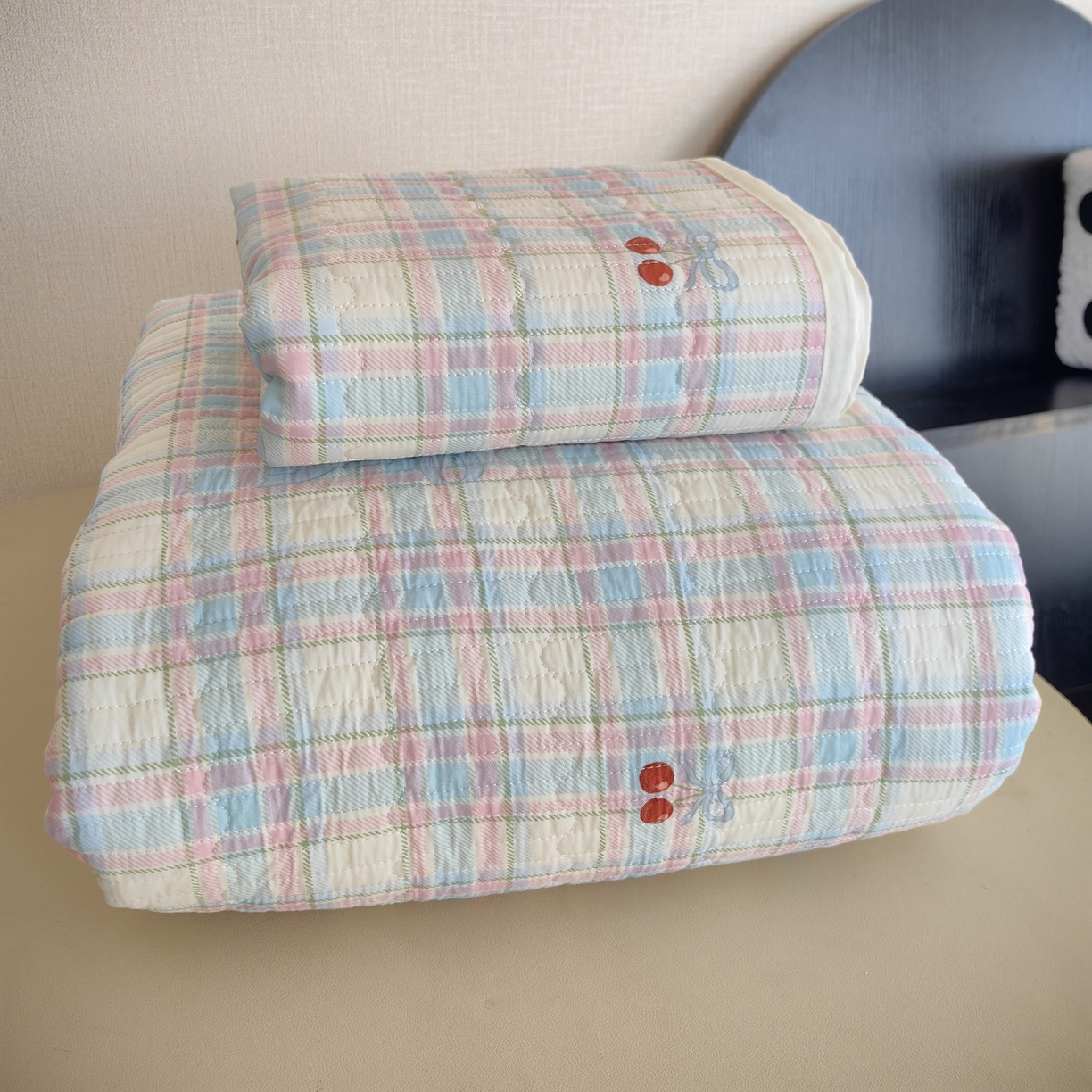 91家纺网 家纺一手货源 找家纺 舒居家纺 2026春夏新款双面全棉单床盖 床盖单件 组合图仅供展示不可下单