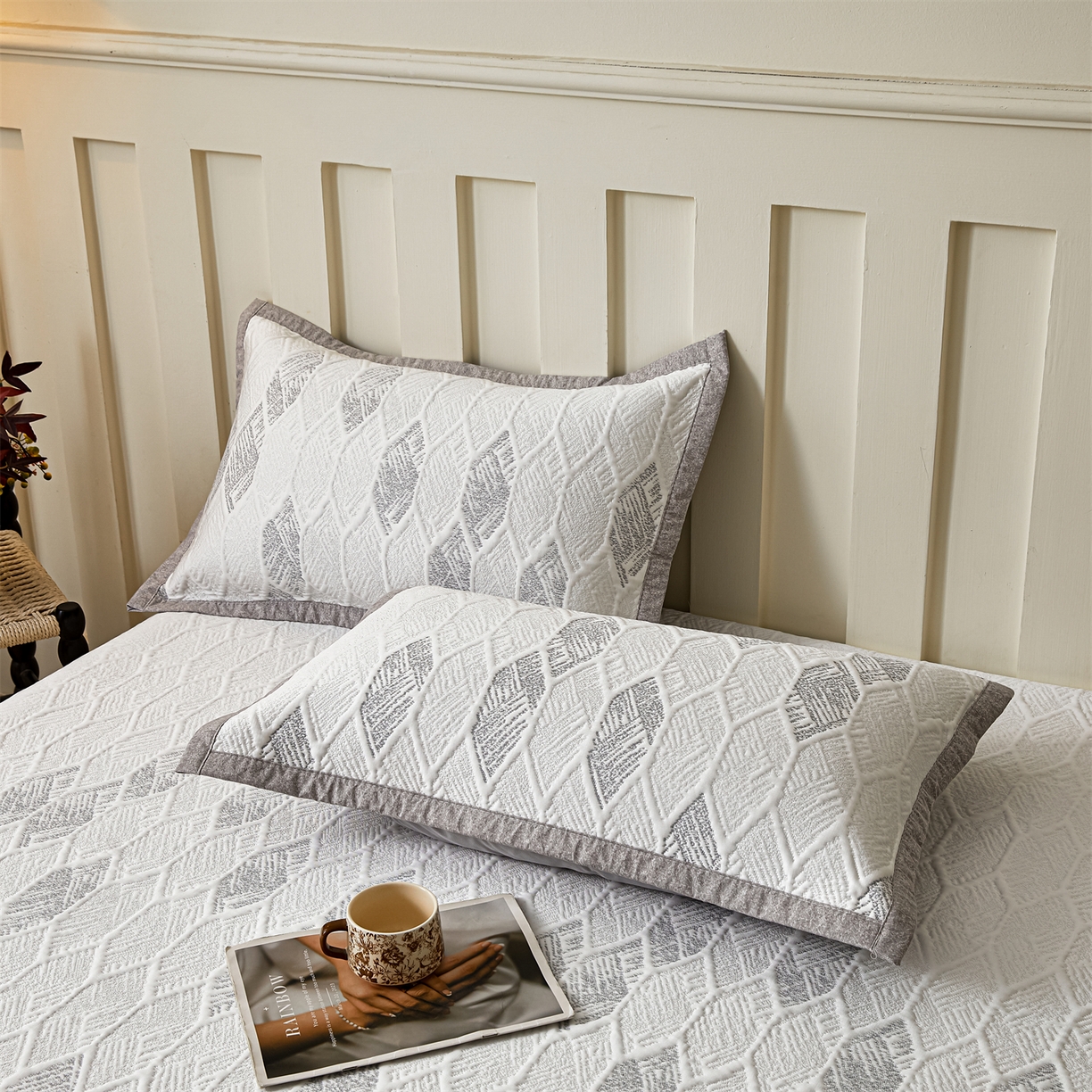 91家纺网 家纺一手货源 找家纺 耐思家纺 2026新款高端三明治硅胶复合PE乙纶提花冰豆豆凉席空调席韩版NIS系列（提供买家秀）床笠款 韩INS-蜂巢