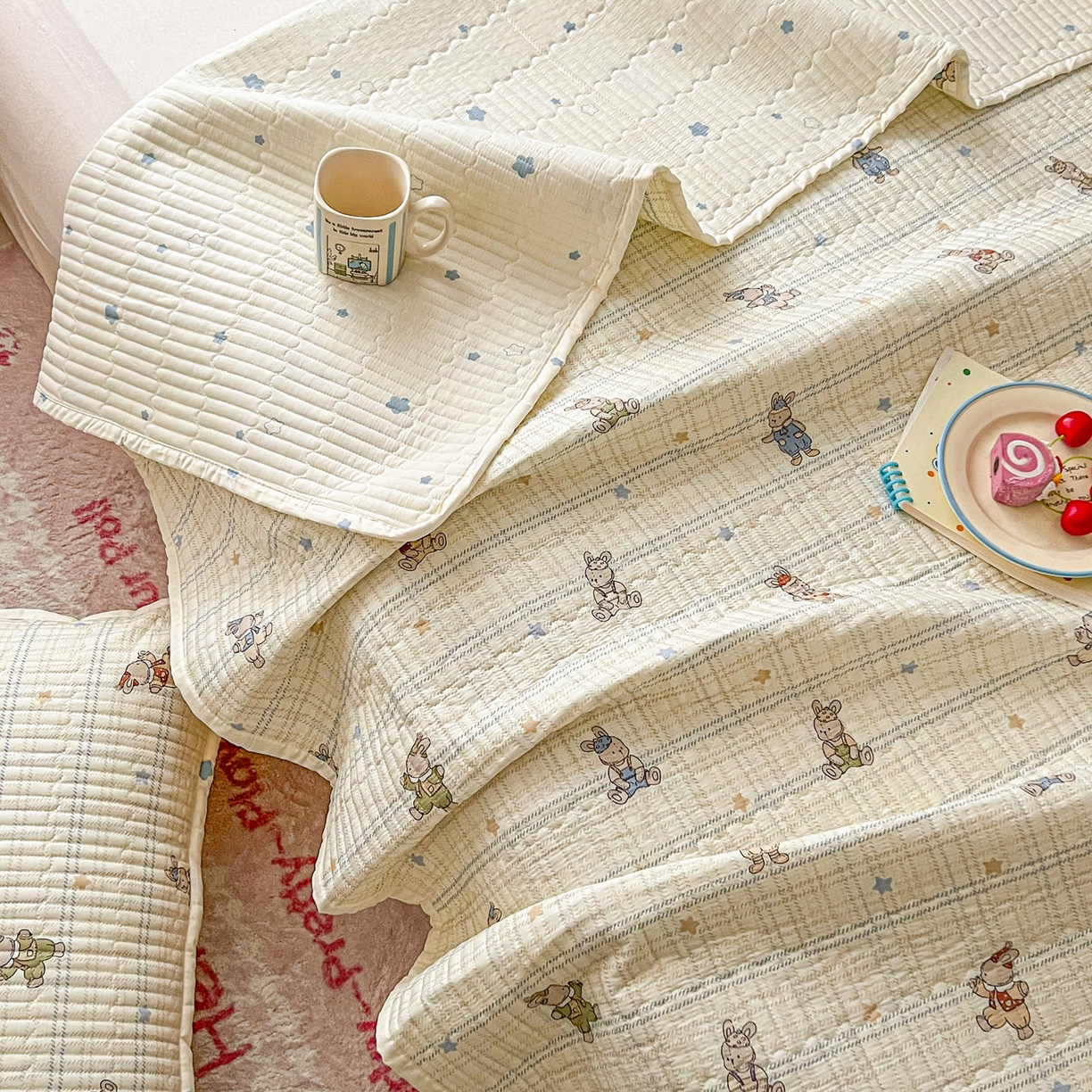 91家纺网 家纺一手货源 找家纺 舒居家纺 2026春夏新款双面全棉单床盖 床盖单件 兔兔宝贝