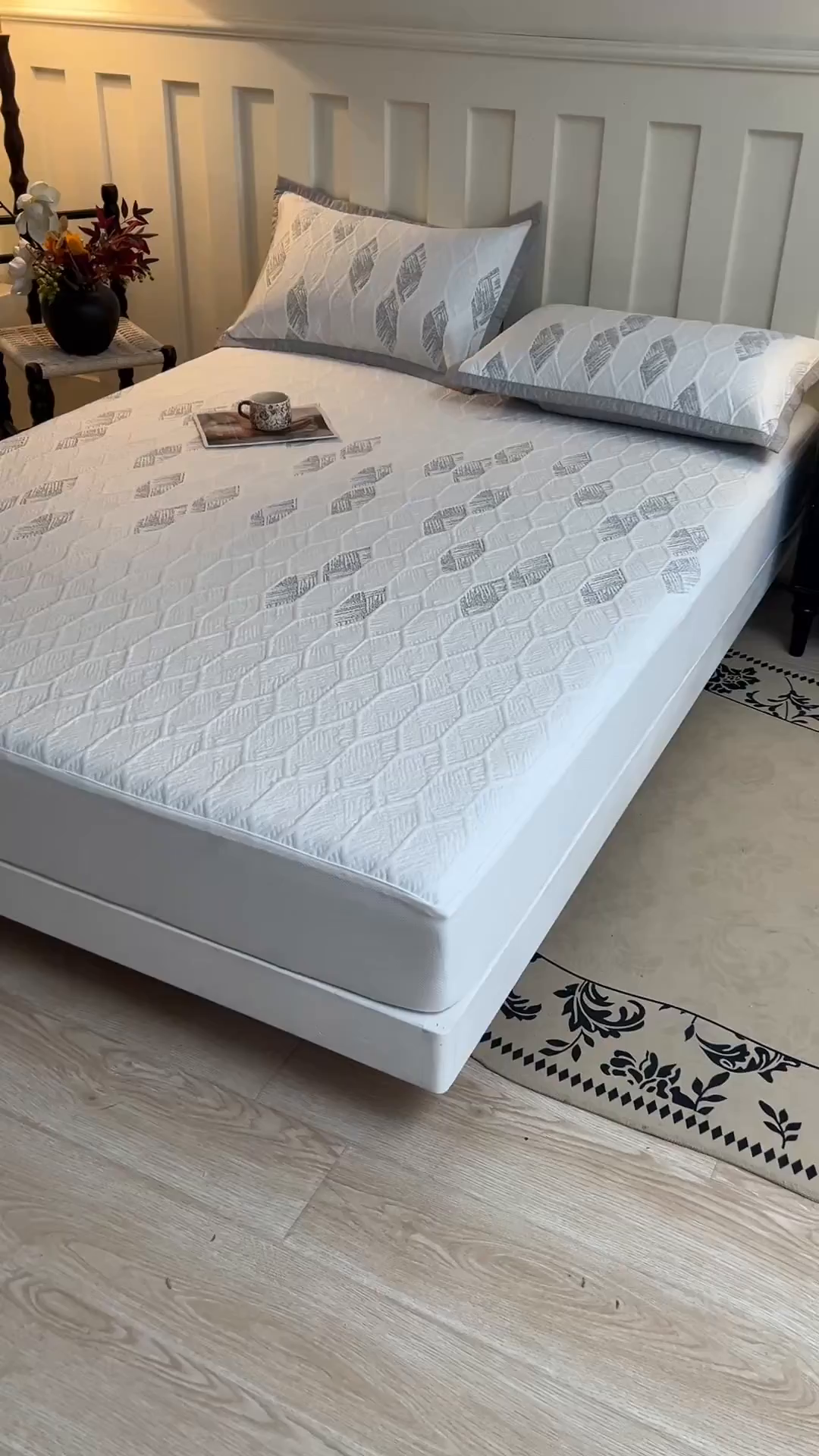 91家纺网 家纺一手货源 找家纺 耐思家纺 2026新款高端三明治硅胶复合PE乙纶提花冰豆豆凉席空调席韩版NIS系列（提供买家秀）床笠款 韩INS-蜂巢